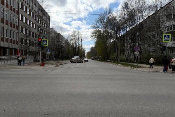 9 мая нетрезвый мужчина без прав спровоцировал ДТП на перекрестке в Сыктывкаре