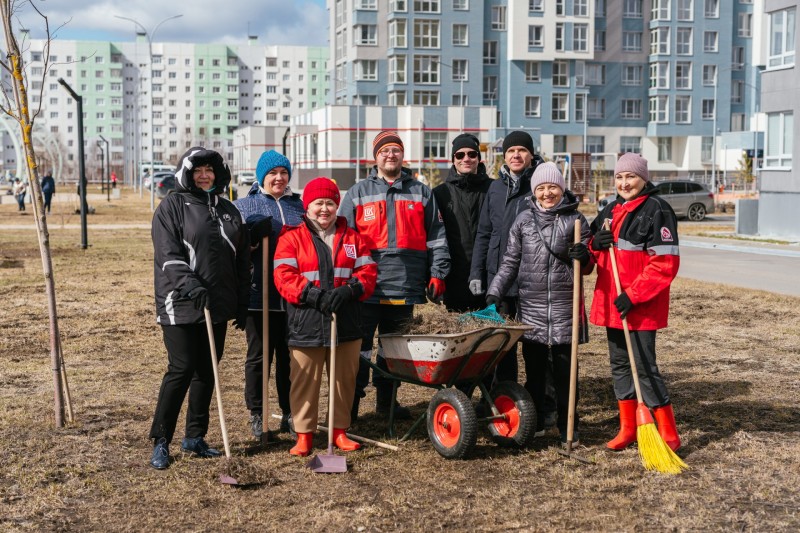 Работники ЛУКОЙЛ-ПЕРМИ в Усинске, Ухте и Яреге присоединились к общегородским субботникам

