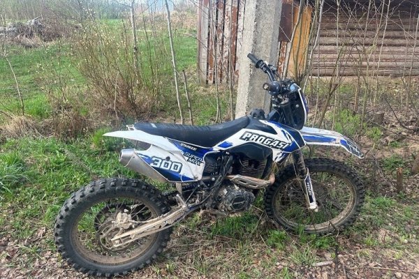 В сыктывкарском местечке Радиобиология в комендантский час опрокинулся 15-летний мотоциклист 