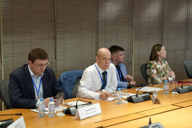 Коми укрепляет управленческую команду, участвуя в программе Минпромторга России "Федеральная практика"