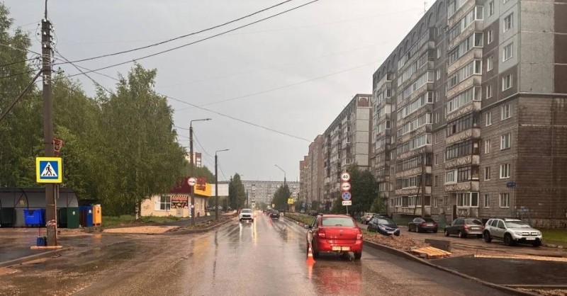 В Сыктывкаре под колеса "Лады" попала 27-летняя женщина