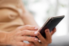 «Кибербабушка» поможет Билайну бороться с мошенниками