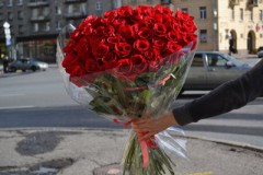 Услуга доставки цветов в Сочи