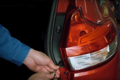 Замена осветительных фонарей на автомобиле
